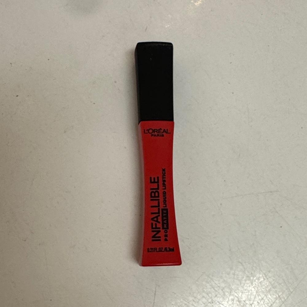 L'Oreal Paris Infallible Red Liquid Lipstick - Picture 2 of 7